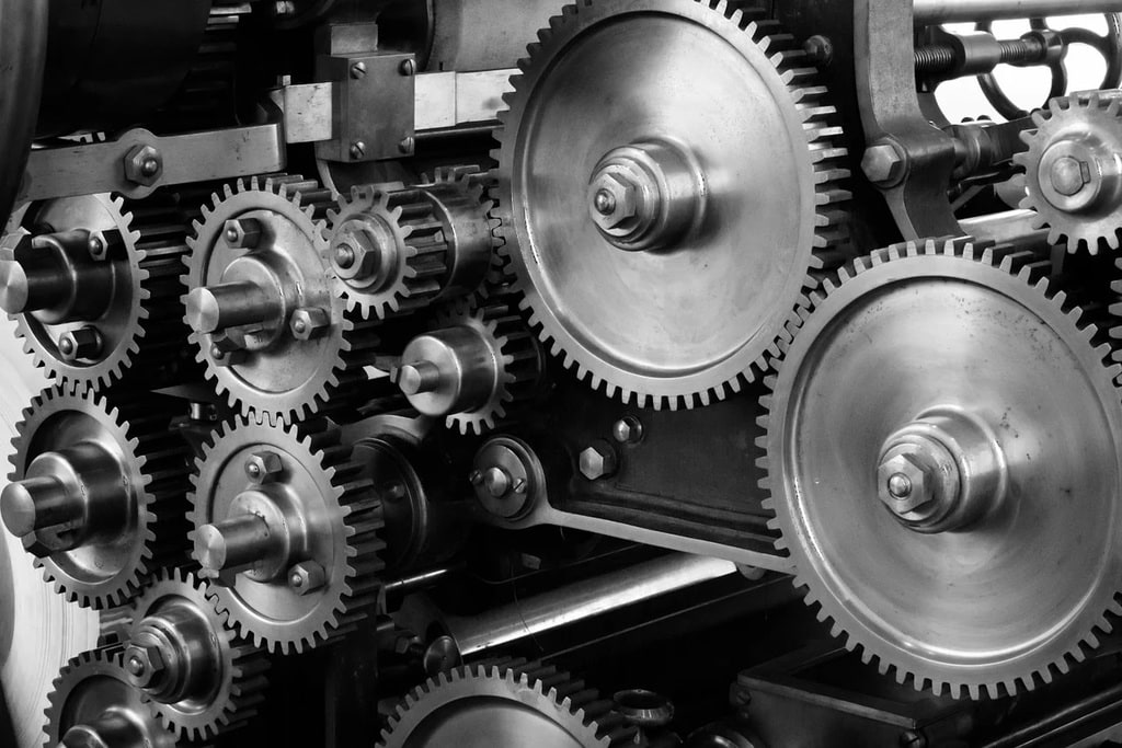Les normes indispensables pour garantir une production fiable
